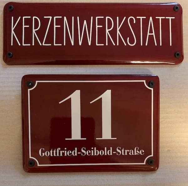 Hausschild_rot